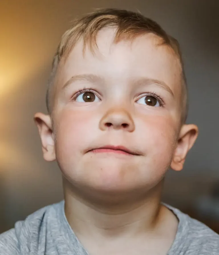 Isak, 5, riskerar livet på förskolan – får inget stöd