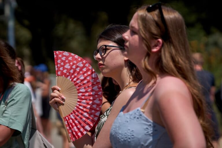 Varnar: Intensiva värmen kan elda på inflationen