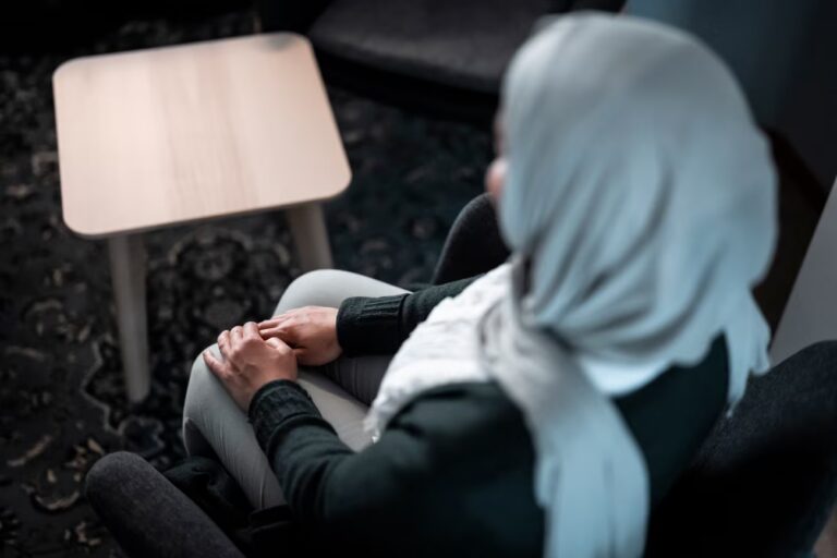 Andra familjer reser – Lina har knappt råd med mat