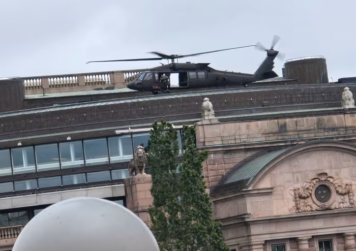 Militärhelikopter har landat på Riksdagshuset