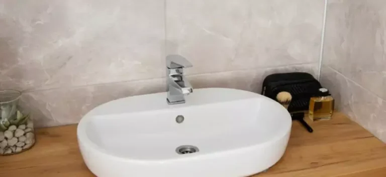 Det lilla hålet i tvättstället: En funktion du inte visste att du behövde.