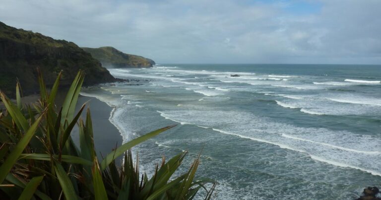 Pappa dog framför sin familj när sanddyn kollapsade