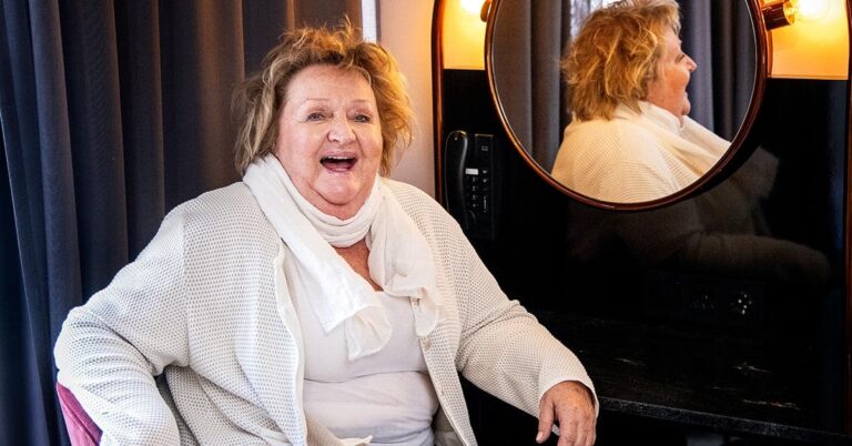 Marianne Mörck, 75, är lyckligt lottad som har en pension och som fortfarande har jobb som gör att pengarna rullar in. Men hon tänker ofta på de pensionärer som inte har det lika bra ställt.