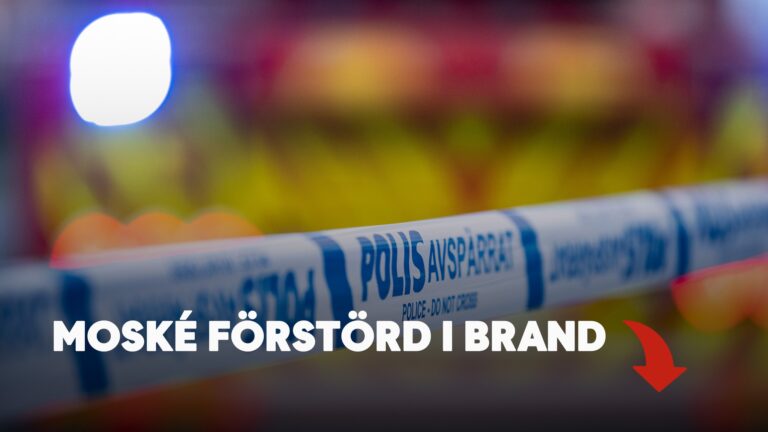 Moské totalförstörd i brand