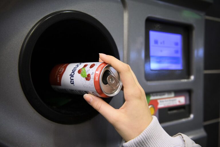 Nu höjs panten på burkar och flaskor