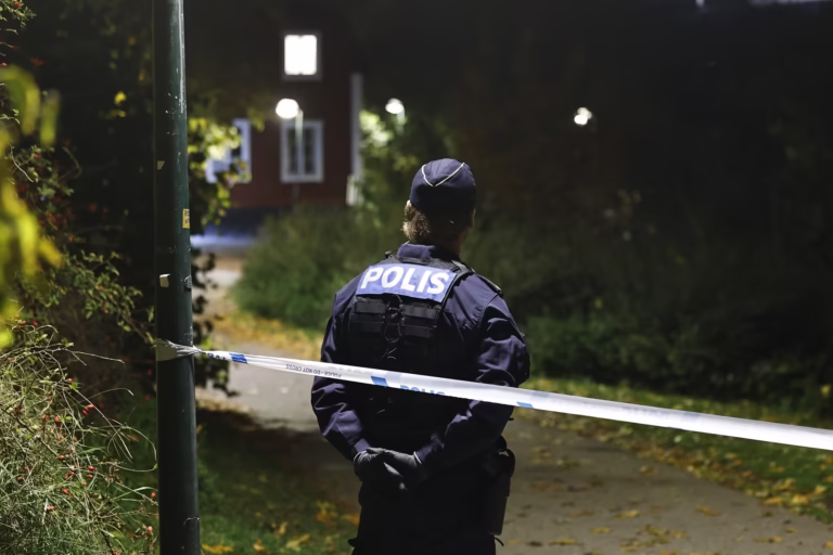 Misstänkt grovt brott chockar centrala Stockholm – polisens jakt på sanningen pågår!