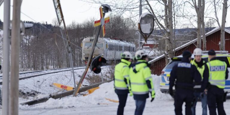 Tyst minut hålls för den omkomne lokföraren – en sista hyllning till en hjälte på rälsen