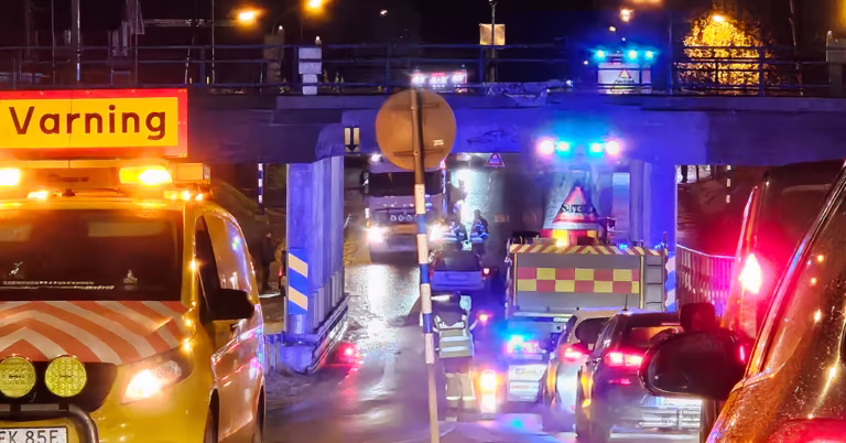 Olycka orsakade totalstopp på väg 83 i Ånge