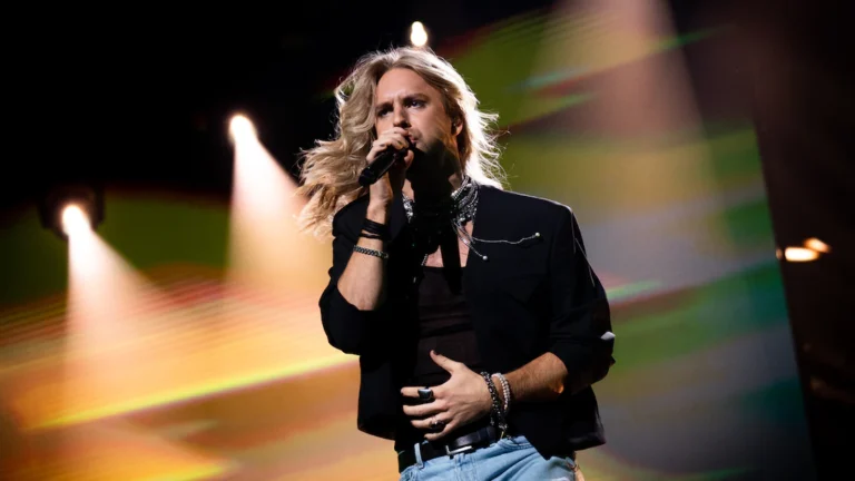 Idol-Karl: Kallades ”jävla bög” varje dag i skolan