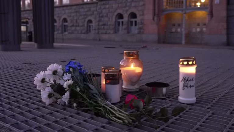 – ”Identifieringsarbetet pågår fortfarande och vi har ännu inga klara besked,” säger Ola Österling, presstalesperson vid polisen i region Stockholm.