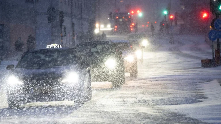 Risk för stök i trafiken i södra delarna i landet: ”HÄR KOMMER DET SNÖ I VECKAN: “NU SMÄLLER DET””