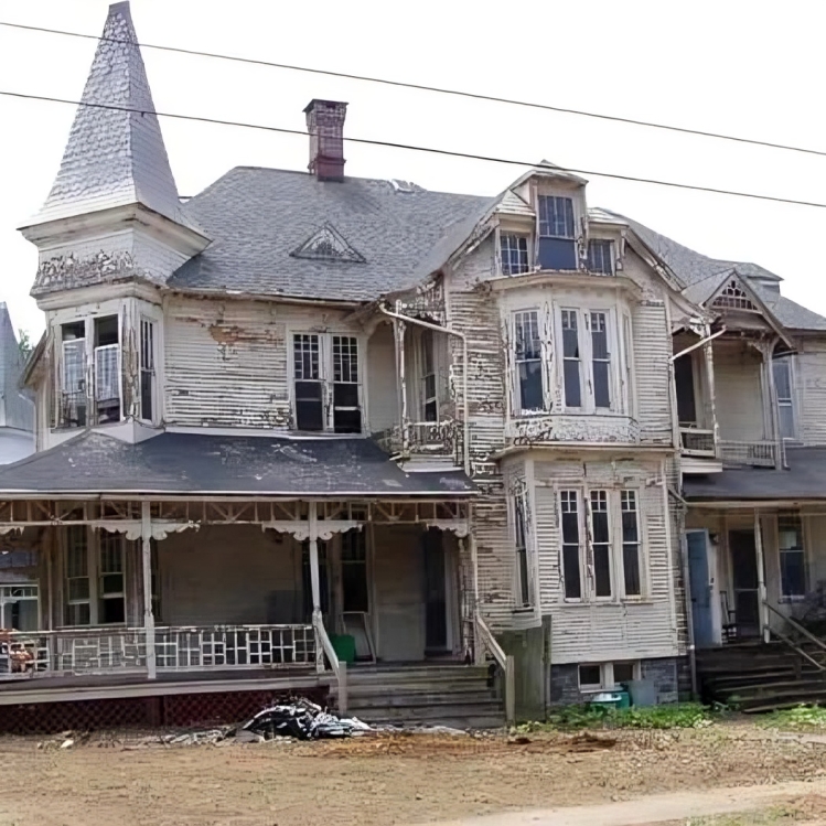 ”Anmärkningsvärd omvandling”: Från nedgånget ruiner till förtrollande hem