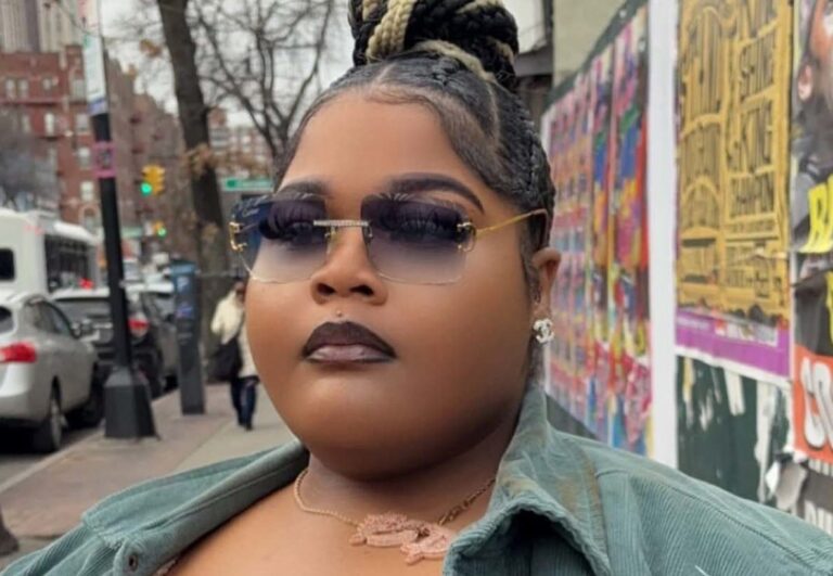 Kvinnlig rappare stämmer Lyft efter att föraren vägrat upphämtning av upprörande skäl (video)