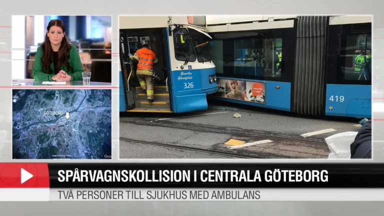 En olycka mellan två spårvagnar har inträffat i centrala Göteborg, vilket har orsakat omfattande trafikstörningar under rusningstid.
